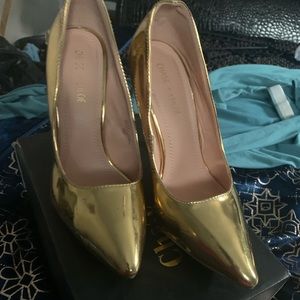 Golf pumps